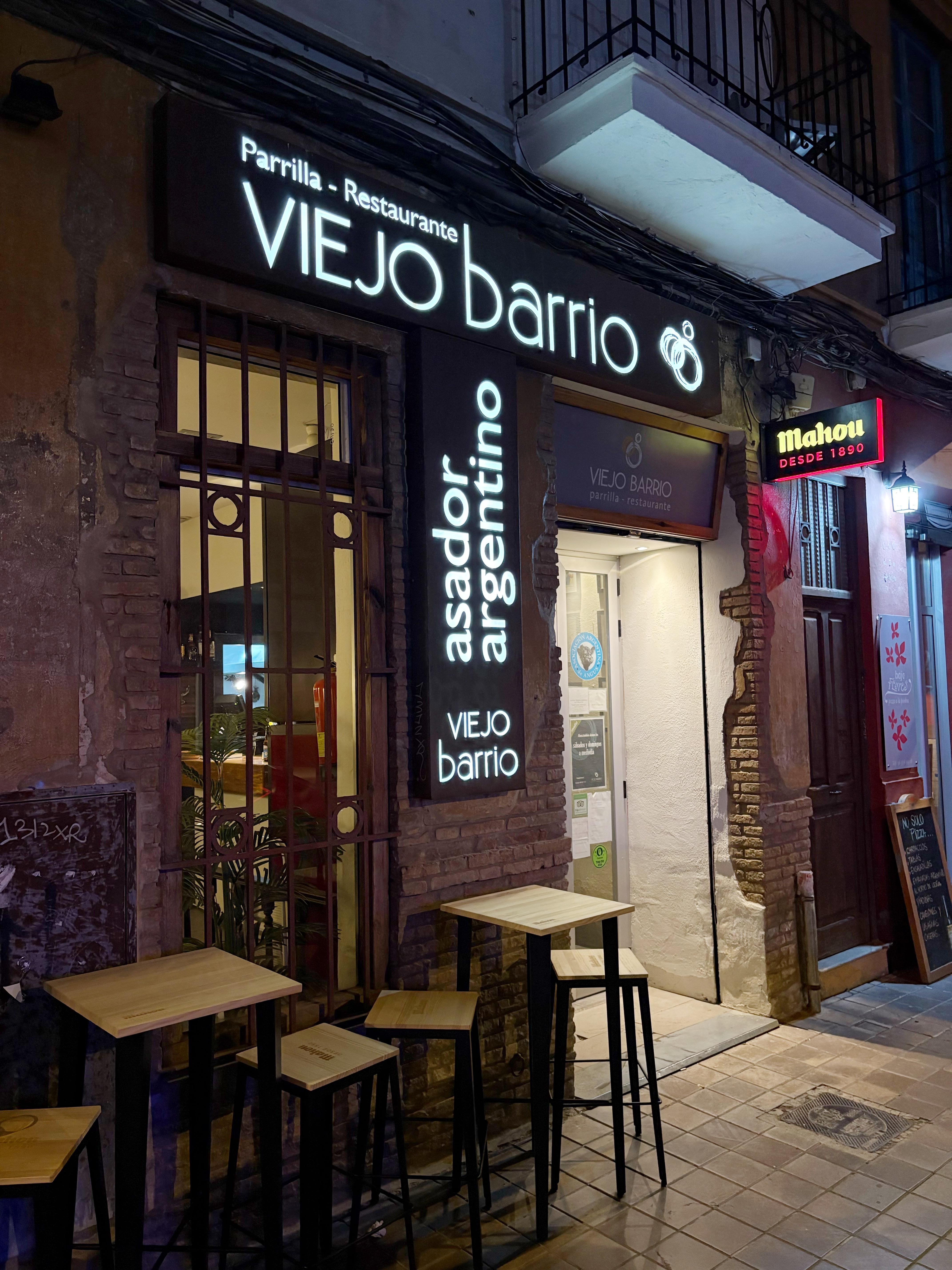 Fachada de Viejo Barrio, asador argentino en Benimaclet