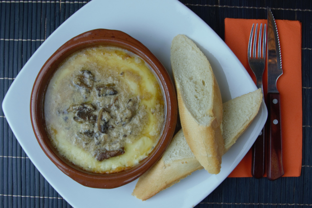 Provolone tradicional al horno en Viejo Barrio
